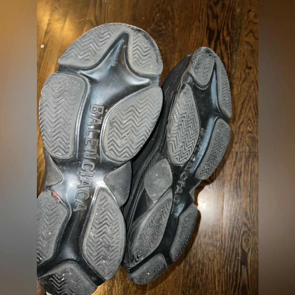Balenciaga triple sole sneakers - Picture 5 of 7